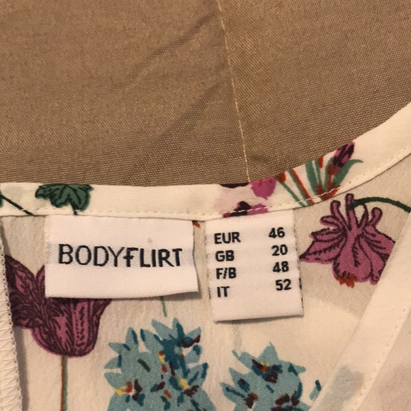 Body flirt floral top - Picture 3 of 5